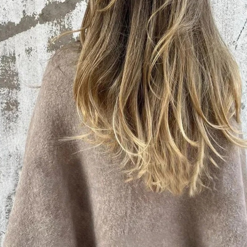 Lola™ - Chaqueta Corta con Mangas Elegantes Acampanadas